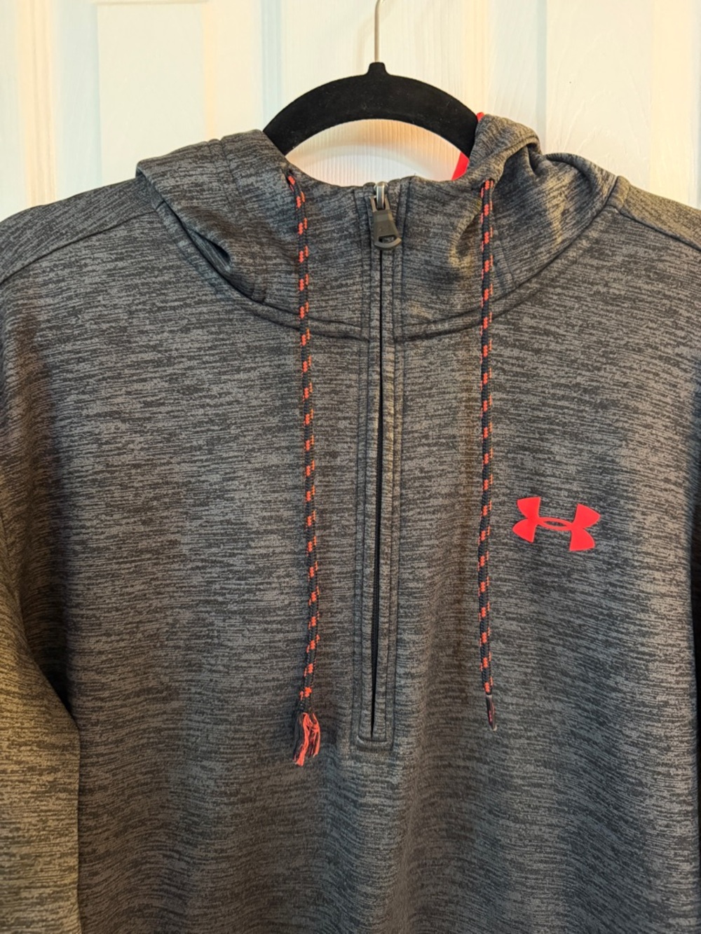 Under Armour Gray Pullover Hoodie with Pink Accent Logo cold gear - Picture 2 of 5